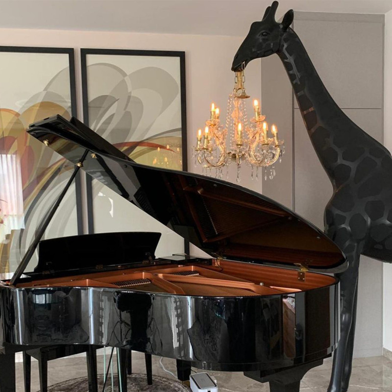 GIRAFFE IN LOVE M Qeeboo