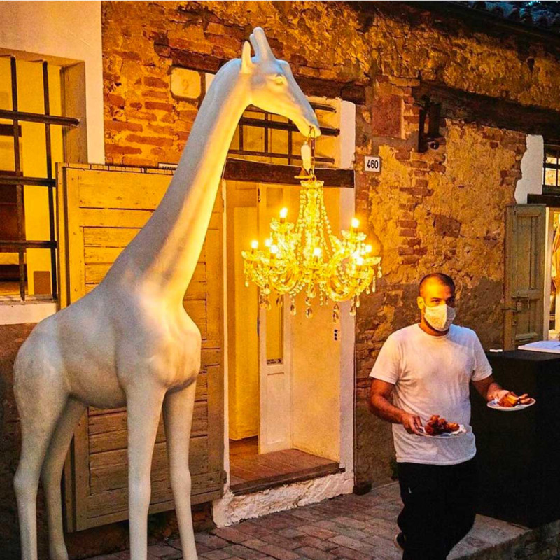 GIRAFFE IN LOVE M Qeeboo