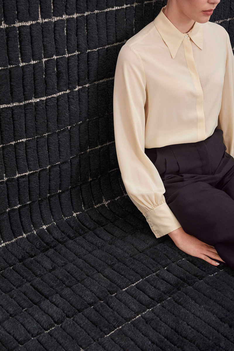 RD Grid Berber Round Amini Carpets