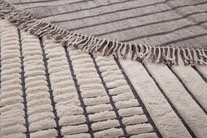 RD Grid Berber Round Amini Carpets
